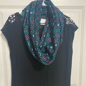🌸 2/$10 LuLaRoe Cassie skirt/scarf